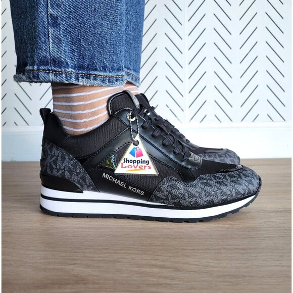 ❤️MICHAEL KORS WILMA Trainer Sneaker 10 Women Black Monogram Fashion Lifestyle❤️ - Picture 2 of 10